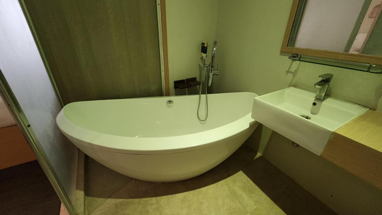 Kimono Spa Hotel Kuta Lombok Eksteriør billede